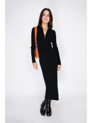 ASSUILI Kaszmirowa sukienka dzianinowa w kolorze czarnym rozmiar: 40. Czarne sukienki Assuili, bez wzorów, z dzianiny, klasyczne, bez kołnierzyka, bez ramiączek, maxi. Za 175.45 zł.