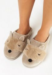 Beżowe Kapcie z Futerkiem i Ozdobnymi Uszami Vlavellla. Brązowe obuwie domowe Born2be, bez wzorów, bez zapięcia. Za 19.99 zł.