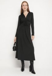 Czarna Marszczona Sukienka Taliowana z Wiskozą z Dekoltem V i Długim Rękawem Emirie. Czarne sukienki Born2be, na spotkanie biznesowe, l, bez wzorów, z wiskozy, bez kołnierzyka, bez ramiączek, maxi. Za 159.99 zł.