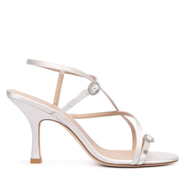 Sandały Stuart Weitzman. Białe sandały Stuart Weitzman, bez wzorów, bez obcasa, na szpilce, bez zapięcia. Za 2,319.00 zł.
