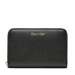 Duży Portfel Damski Calvin Klein. Czarne portfele Calvin Klein, bez wzorów. Za 259.99 zł.