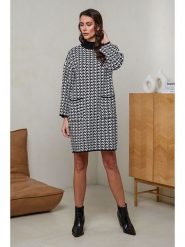 Soft Cashmere Sukienka dzianinowa w kolorze czarno-białym rozmiar: 34/36. Białe sukienki Soft Cashmere, na co dzień, bez wzorów, z dzianiny, bez kołnierzyka, bez ramiączek, maxi, proste. Za 173.99 zł.