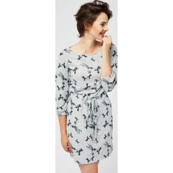 Sukienka z nadrukiem. Szare sukienki MOODO, l, bez wzorów, bez kołnierzyka, bez ramiączek. Za 39.99 zł.