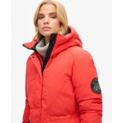Kurtka Parka City z ociepleniem. Czerwone parki Superdry, eleganckie, bez kaptura. W wyprzedaży za 452.55 zł.