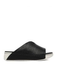 Go Soft Klapki CEO-R26SS02248 Czarny. Czarne klapki GO SOFT, bez wzorów, ze skóry, bez obcasa. Za 119.99 zł.