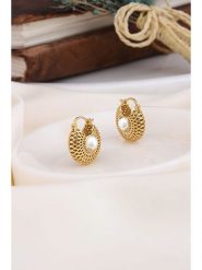 L'Atelier de Gaia Pozłacane kolczyki z perłami rozmiar: onesize. Białe kolczyki L'Atelier de Gaia, z perłą, pozłacane. Za 82.99 zł.