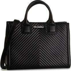 Torebka KARL LAGERFELD - 96KW3023 Black/Gold. Czarne torebki klasyczne KARL LAGERFELD, bez wzorów, ze skóry, bez dodatków. Za 1,849.00 zł.