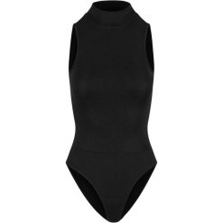 Damski tank top z wysokim dekoltem Urban Classics. Czarne topy Urban Classics, bez wzorów, bez kołnierzyka, bez ramiączek. Za 191.00 zł.