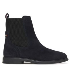Sztyblety Tommy Hilfiger. Niebieskie botki TOMMY HILFIGER, bez wzorów, bez obcasa, na płaskiej podeszwie, bez zapięcia. Za 649.99 zł.