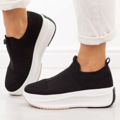 Czarne sportowe buty damskie Filippo Dp7552/26. Czarne obuwie sportowe Filippo, na lato, z dresówki, bez zapięcia, trekkingowe. Za 199.00 zł.