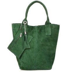 Shopperka skórzana VERA PELLE c. zielona T49. Zielone shopper bez wzorów, ze skóry, zamszowe, bez dodatków. Za 208.90 zł.