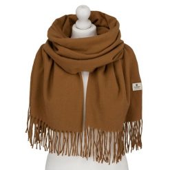 Duży, jasnobrązowy szal damski ozdobiony frędzlami - Peterson. Brązowe szaliki Peterson, na jesień, bez wzorów, eleganckie. Za 54.99 zł.
