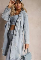 Jasnoniebieska Długa Kurtka Jeansowa z Bawełny z Przetarciami i Troczkiem w Talii Rileni. Niebieskie kurtki sportowe Renee, l, bez wzorów, z bawełny, bez kaptura. W wyprzedaży za 187.99 zł.