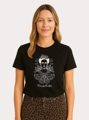 WOOOP Koszulka "Frida Kahlo Butterfly" w kolorze czarnym rozmiar: S. Czarne bluzki Wooop, s, bez wzorów, z bawełny, bez kołnierzyka, bez ramiączek. Za 56.99 zł.