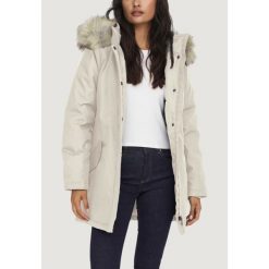 Parka Kobieta ONLY ONLNEWKATY PARKA LIFE OTW CC. Brązowe parki Only, na zimę, bez kaptura. W wyprzedaży za 388.05 zł.