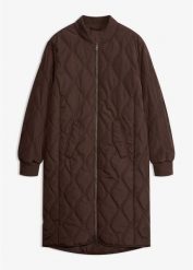 Bardzo lekki płaszcz pikowany. Czarne płaszcze bonprix, bez wzorów, bez kaptura. Za 299.99 zł.