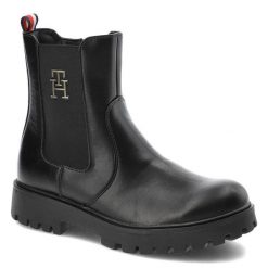 Czarne Botki Tommy Hilfiger Modne Buty Damskie. Czarne botki TOMMY HILFIGER, bez wzorów, ze skóry ekologicznej, bez obcasa, na płaskiej podeszwie, bez zapięcia. Za 419.00 zł.