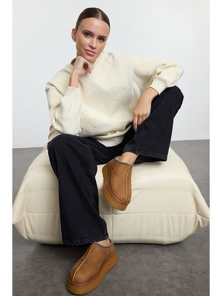 Trendyol Botki w kolorze jasnobrązowym rozmiar: 40. Brązowe botki Trendyol, bez wzorów, bez obcasa, na platformie, bez zapięcia. Za 100.52 zł.