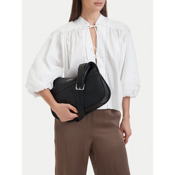 Torebka Lasocki. Czarne torebki klasyczne Lasocki, bez wzorów, bez dodatków. Za 189.99 zł.