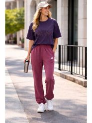 Adidas Koszulka w kolorze fioletowym rozmiar: S. Fioletowe bluzki Adidas, s, bez wzorów, z bawełny, bez kołnierzyka, bez ramiączek. Za 95.95 zł.