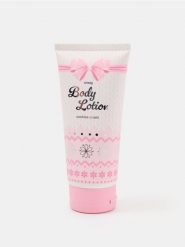 Balsam do ciała o zapachu ciasteczkowym - różowy. Balsamy i kremy do ciała Sinsay. Za 12.99 zł.