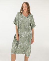 LNIANA SUKIENKA W KWIATY 239-5892A SALVIA. Sukienki Unisono, bez wzorów, ze lnu, bez kołnierzyka, bez ramiączek. Za 239.00 zł.