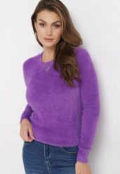 Fioletowy Wełniany Sweter Puchaty Acesina. Fioletowe swetry Born2be, l, bez wzorów, z tkaniny, bez ramiączek. Za 59.99 zł.