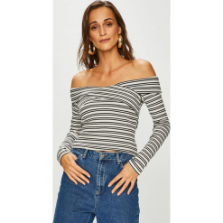 Guess Jeans - Sweter Emiliane. Białe swetry Guess Jeans, m, z aplikacjami, z dzianiny, bez ramiączek. W wyprzedaży za 129.90 zł.