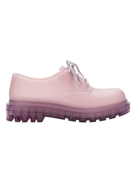 Melissa Trzewiki w kolorze jasnoróżowym rozmiar: 37. Różowe półbuty sznurowane Melissa, bez wzorów, eleganckie, bez obcasa, bez zapięcia. Za 147.91 zł.