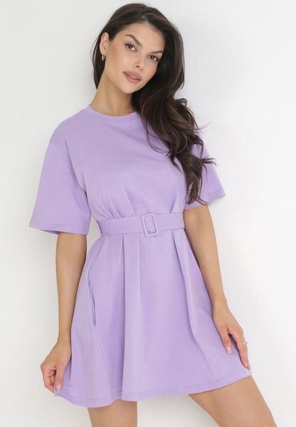 Fioletowa Bawełniana Sukienka Mini z Materiałowym Paskiem z Klamrą Yakatoki. Fioletowe sukienki Born2be, na co dzień, na lato, bez wzorów, z bawełny, bez kołnierzyka, bez ramiączek, mini. Za 89.99 zł.