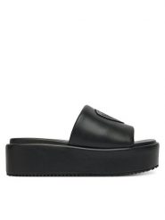 Blauer Klapki S5OPAL03/PUL Czarny. Czarne klapki Blauer, bez wzorów, ze skóry, bez obcasa. Za 329.99 zł.
