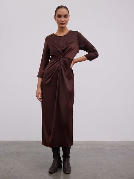 BGN Sukienka w kolorze brązowym rozmiar: 38. Brązowe sukienki BGN, na co dzień, bez wzorów, bez kołnierzyka, bez ramiączek, maxi, proste. Za 243.64 zł.