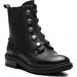 Botki WRANGLER - Gstaad Button WL182566 Black 62. Czarne botki Wrangler, z aplikacjami, z materiału, bez obcasa, na obcasie, bez zapięcia. W wyprzedaży za 289.00 zł.