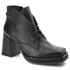 Czarne Botki Exquisite Modne Skórzane Buty Na Obcasie. Czarne botki EXQUISITE, bez wzorów, ze skóry, bez obcasa, na obcasie, bez zapięcia. Za 309.00 zł.