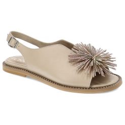 Beżowe Sandały Chebello Eleganckie Obuwie Damskie. Brązowe sandały CheBello, z aplikacjami, ze skóry, eleganckie, z otwartym noskiem, bez obcasa, bez zapięcia. Za 389.00 zł.