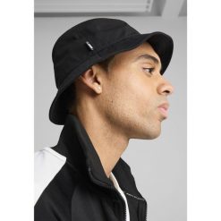 Kapelusz typu bucket z logo No. 1 ESS PUMA Black. Czarne kapelusze Puma, bez wzorów. Za 99.00 zł.