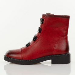 Czerwone płaskie botki damskie M.Daszyński Sa252-16. Czerwone botki M.Daszyński, na jesień, bez wzorów, ze skóry, bez obcasa, na obcasie, bez zapięcia. W wyprzedaży za 217.55 zł.