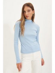 Trendyol Koszulka w kolorze błękitnym rozmiar: XL. Niebieskie bluzki Trendyol, xl, bez wzorów, z bawełny, bez kołnierzyka, bez ramiączek. Za 35.02 zł.