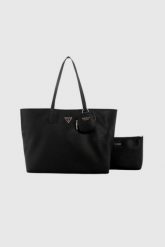 GUESS Czarna shopperka damska Power Play. Czarne shopper Guess, z aplikacjami, ze skóry ekologicznej, duże, bez dodatków. W wyprzedaży za 564.19 zł.
