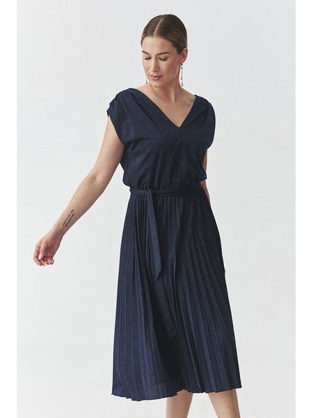 TATUUM Sukienka w kolorze granatowym rozmiar: M. Niebieskie sukienki Tatuum, m, bez wzorów, z tkaniny, bez kołnierzyka, bez ramiączek, midi. Za 149.95 zł.