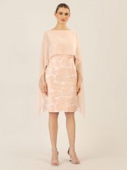 APART Sukienka w kolorze jasnoróżowym rozmiar: 38. Różowe sukienki Apart, bez wzorów, bez kołnierzyka, bez ramiączek, midi. Za 257.92 zł.