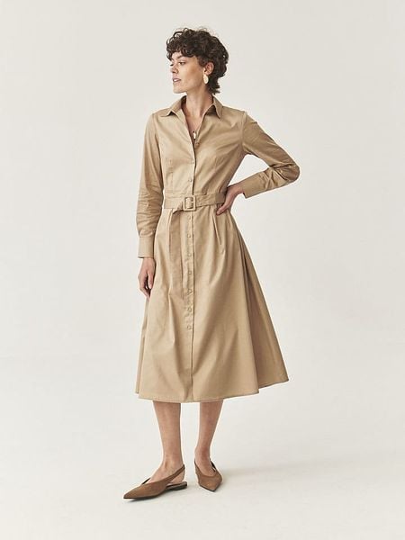 TATUUM Sukienka w kolorze beżowym rozmiar: 38. Brązowe sukienki Tatuum, bez wzorów, z bawełny, bez kołnierzyka, bez ramiączek, midi. Za 226.77 zł.