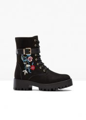 Kozaki sznurowane z haftem. Czarne kozaki bonprix, bez obcasa, bez zapięcia. Za 189.99 zł.