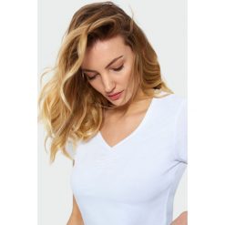 Top z dekoltem w serek. Topy Greenpoint, bez wzorów, z bawełny, bez kołnierzyka, bez ramiączek. Za 24.99 zł.