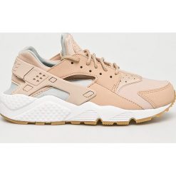 Nike Sportswear - Buty. Obuwie sportowe Nike Sportswear, z gumy, bez zapięcia. W wyprzedaży za 439.90 zł.