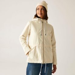 Kurtka turystyczna przeciwdeszczowa damska Bayletta wodoodporna. Brązowe kurtki sportowe Regatta, bez wzorów, bez kaptura, trekkingowe. Za 479.99 zł.