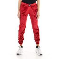 Spodnie dresowe na co dzień na siłownię. Czerwone spodnie dresowe LEONE 1947 APPAREL, bez wzorów, z dresówki. W wyprzedaży za 134.57 zł.