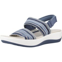 Sandały CLARKS ARLA STROLL Niebieski. Niebieskie sandały Clarks, bez wzorów, z tkaniny, bez obcasa, bez zapięcia. Za 212.99 zł.