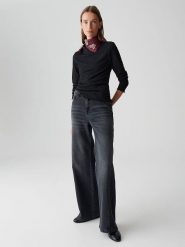 OPUS Sweter w kolorze czarnym rozmiar: 42. Czarne swetry Opus, bez wzorów, ze splotem, bez ramiączek. Za 105.38 zł.