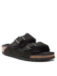 Birkenstock Klapki Arizona Shearling 0752663 Czarny. Czarne klapki Birkenstock, bez wzorów, ze skóry, bez obcasa. Za 542.53 zł.